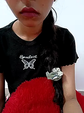 Mustardqueen online show from October 31, 2025, 7:04 pm