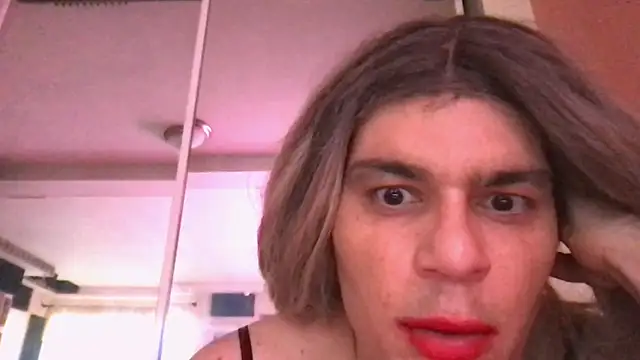 Glow92 online show from December 16, 2025, 5:51 pm