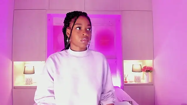 Snapshot of MaraBaker chatting on October 17, 2025, 11:57 am MaraBaker online show from October 17, 2025, 11:57 am