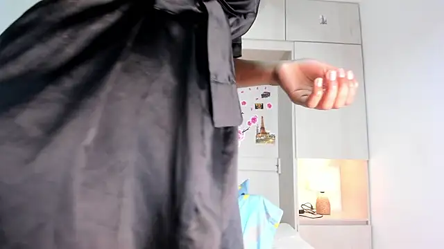 Snapshot of MaraBaker chatting on October 19, 2025, 12:17 pm MaraBaker online show from October 19, 2025, 12:17 pm