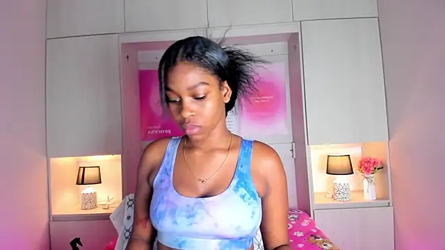 Snapshot of MaraBaker chatting on November 28, 2025, 12:41 pm MaraBaker online show from November 28, 2025, 12:41 pm