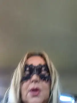 Monellaxx online show from April 8, 2026, 11:21 am