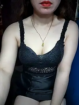 LeanaLy online show from November 9, 2025, 12:25 pm