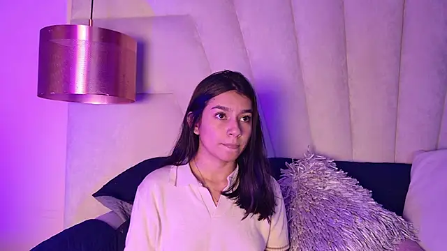 Snapshot of AlyssaRay chatting on November 17, 2025, 7:41 pm AlyssaRay online show from November 17, 2025, 7:41 pm