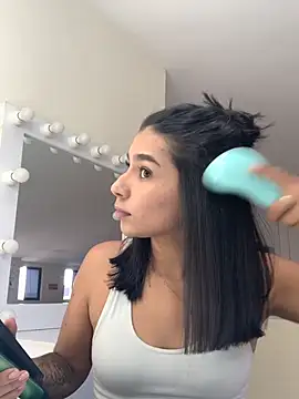 Snapshot of AlyssaRay chatting on December 3, 2025, 7:34 pm AlyssaRay online show from December 3, 2025, 7:34 pm