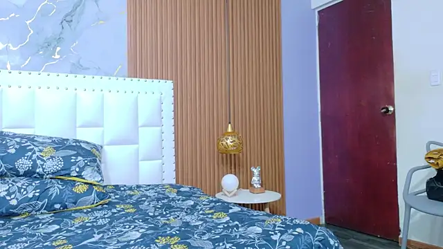 chubbykinkyygirl online show from November 4, 2025, 12:48 pm