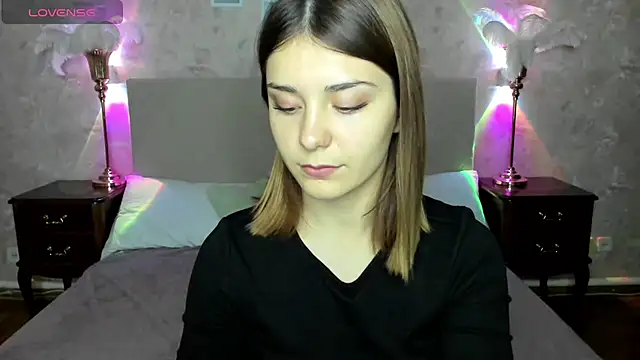 Snapshot of MargoChill chatting on December 1, 2025, 2:11 pm MargoChill online show from December 1, 2025, 2:11 pm