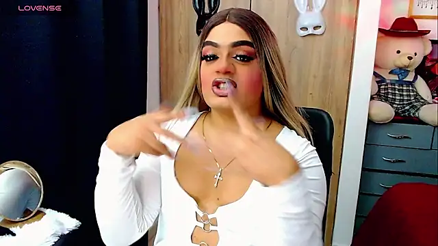 Snapshot of Sofiabigcock22 chatting on December 23, 2025, 4:54 am Sofiabigcock22 online show from December 23, 2025, 4:54 am