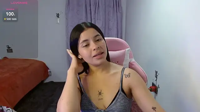 Snapshot of Megan_ve chatting on October 25, 2025, 2:19 am Megan ve online show from October 25, 2025, 2:19 am