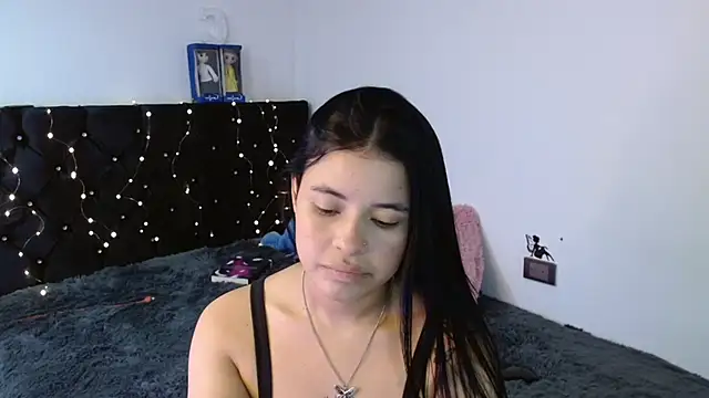 Snapshot of Megan_ve chatting on October 28, 2025, 1:42 am Megan ve online show from October 28, 2025, 1:42 am