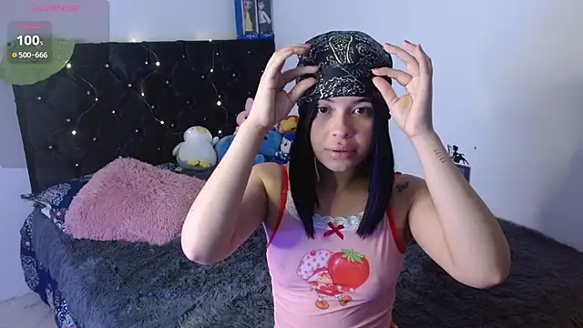 Snapshot of Megan_ve chatting on November 26, 2025, 2:23 am Megan ve online show from November 26, 2025, 2:23 am