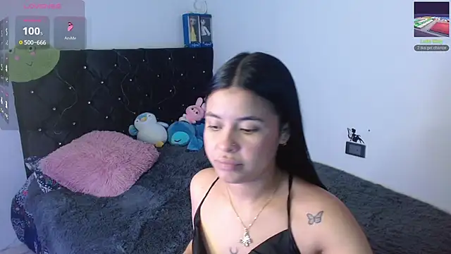 Snapshot of Megan_ve chatting on November 28, 2025, 2:25 am Megan ve online show from November 28, 2025, 2:25 am