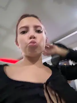 l0lita sweet online show from November 2, 2025, 12:13 am