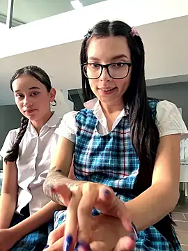 Snapshot of l0lita_sweet chatting on January 19, 2026, 4:22 pm l0lita sweet online show from January 19, 2026, 4:22 pm