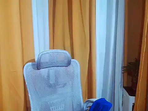 ellah morenax online show from March 26, 2026, 12:11 pm