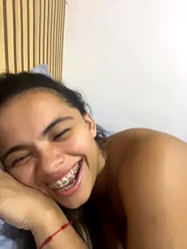 safadinhaquenteW online show from October 15, 2025, 4:34 am