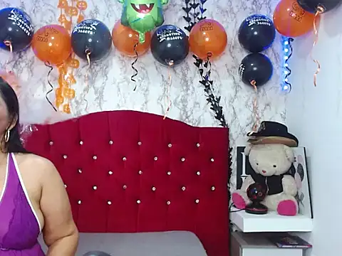 Snapshot of _Danna_Milf_ chatting on October 26, 2025, 1:55 am Danna Milf online show from October 26, 2025, 1:55 am