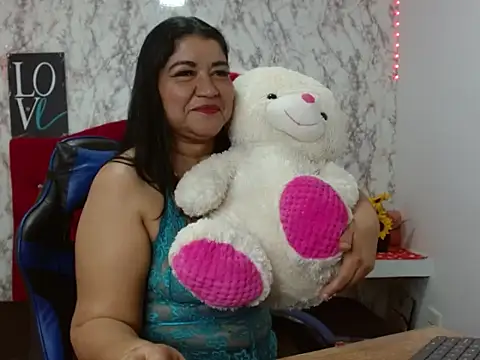 Snapshot of _Danna_Milf_ chatting on November 19, 2025, 1:16 am Danna Milf online show from November 19, 2025, 1:16 am