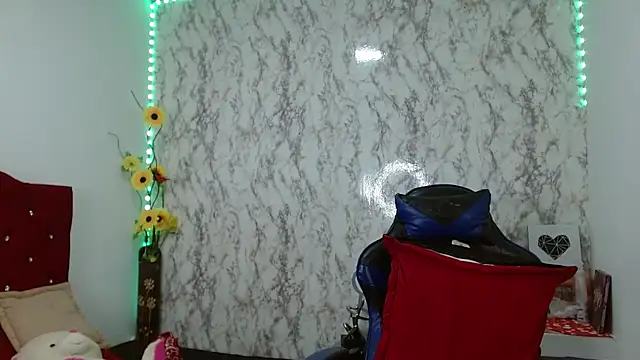 Snapshot of _Danna_Milf_ chatting on November 23, 2025, 12:21 am Danna Milf online show from November 23, 2025, 12:21 am