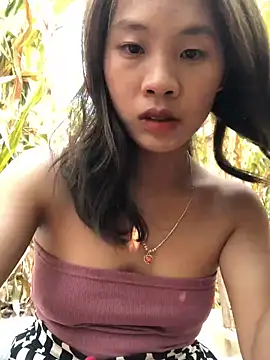 namicute online show from December 3, 2025, 5:48 am