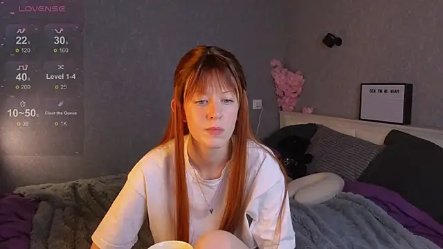 Snapshot of Soundless-Voice chatting on November 12, 2025, 3:01 pm Soundless-Voice online show from November 12, 2025, 3:01 pm