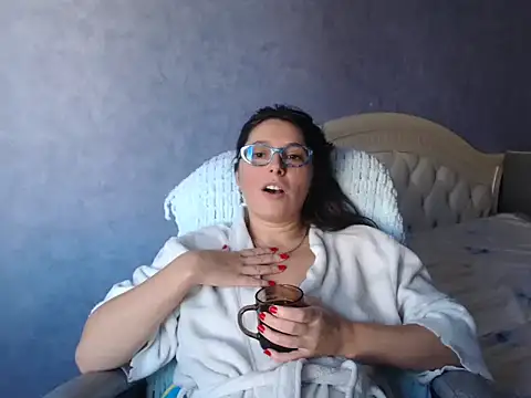 LuckyLisa23 online show from November 1, 2025, 10:28 am