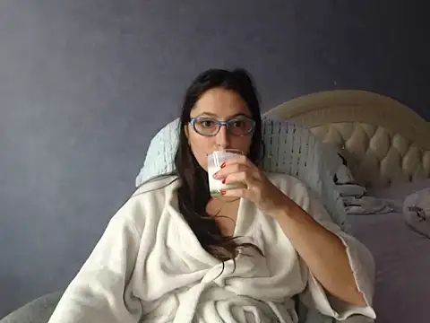 LuckyLisa23 online show from November 5, 2025, 9:53 am