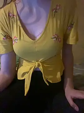 KittieCreme online show from January 5, 2026, 5:27 pm