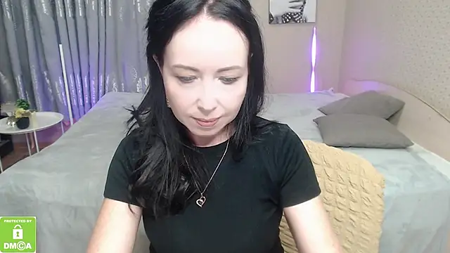 Snapshot of beautiful_moon3 chatting on October 30, 2025, 12:50 pm beautiful moon3 online show from October 30, 2025, 12:50 pm