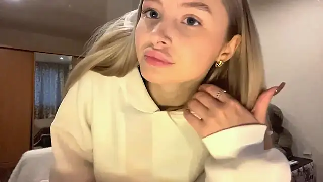 Snapshot of VictoriaMystery chatting on October 19, 2025, 2:07 pm VictoriaMystery online show from October 19, 2025, 2:07 pm