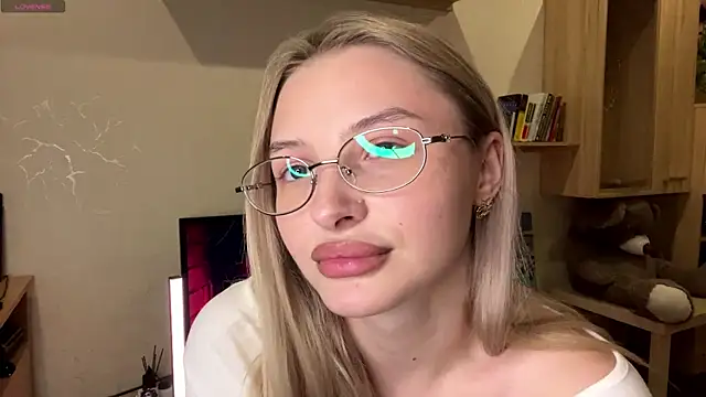 Snapshot of VictoriaMystery chatting on November 9, 2025, 1:09 pm VictoriaMystery online show from November 9, 2025, 1:09 pm