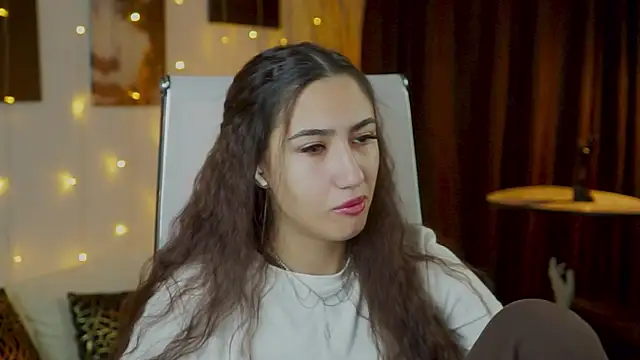 RebeckaThornton online show from December 4, 2025, 9:51 am