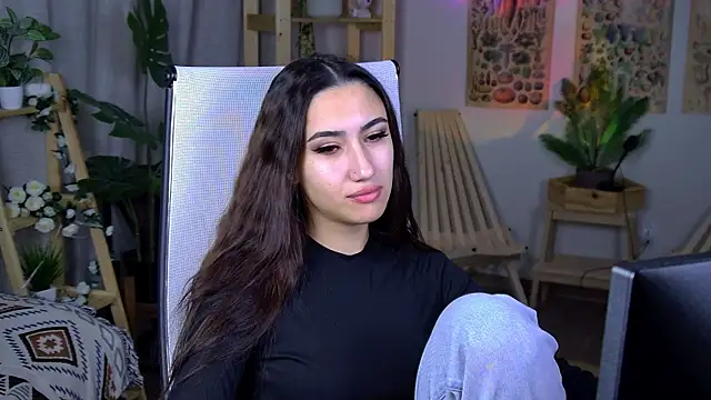 RebeckaThornton online show from December 5, 2025, 9:51 am