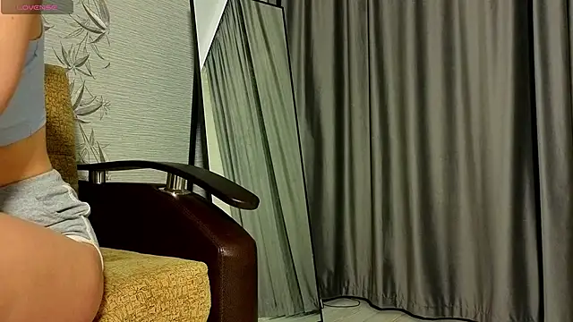 Snapshot of MissPompadure chatting on January 19, 2026, 1:53 am MissPompadure online show from January 19, 2026, 1:53 am