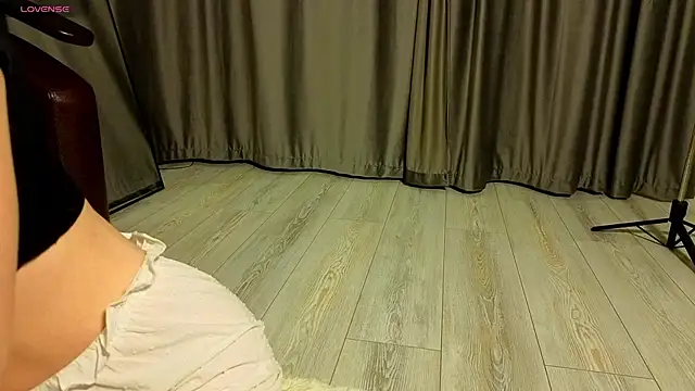 Snapshot of MissPompadure chatting on February 11, 2026, 8:25 pm MissPompadure online show from February 11, 2026, 8:25 pm