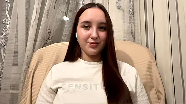 Snapshot of DaisyMolly chatting on November 9, 2025, 9:46 pm DaisyMolly online show from November 9, 2025, 9:46 pm