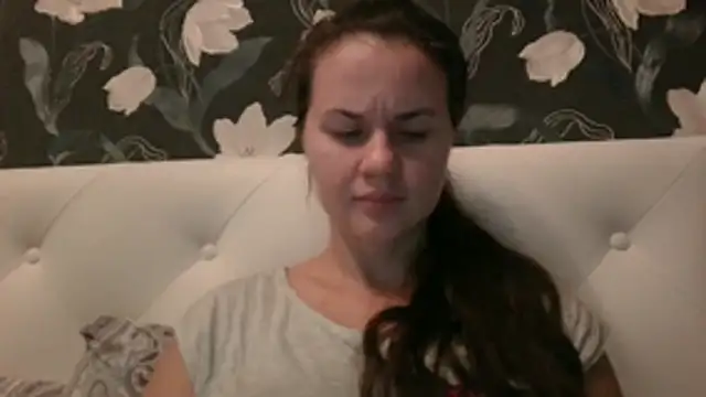 GiaaCaranggi online show from November 28, 2025, 7:38 pm