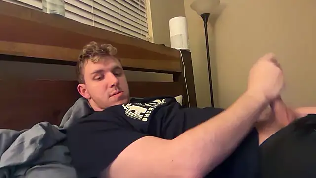 Snapshot of eddieeeeee1232 chatting on December 19, 2025, 5:14 am eddieeeeee1232 online show from December 19, 2025, 5:14 am