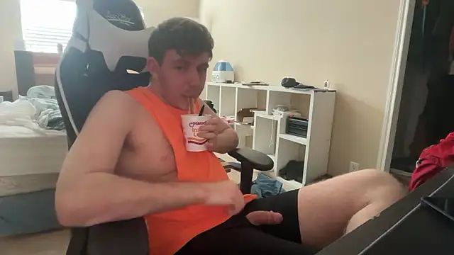 Snapshot of eddieeeeee1232 chatting on March 2, 2026, 8:37 pm eddieeeeee1232 online show from March 2, 2026, 8:37 pm