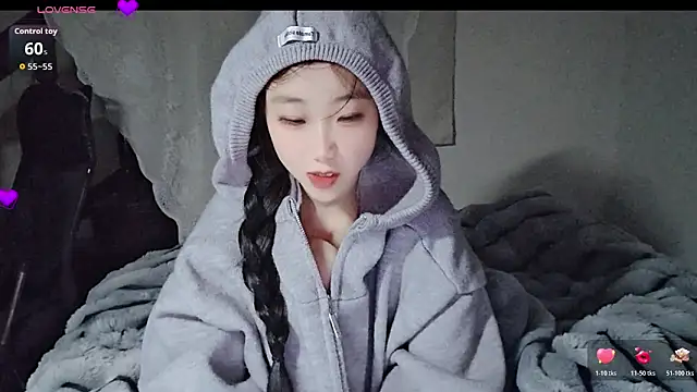 Snapshot of hyp0crite chatting on November 17, 2025, 12:33 pm hyp0crite online show from November 17, 2025, 12:33 pm