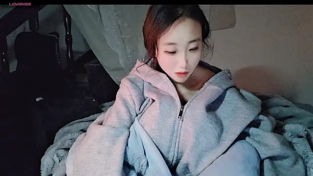 Snapshot of hyp0crite chatting on November 18, 2025, 3:16 pm hyp0crite online show from November 18, 2025, 3:16 pm