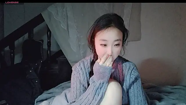 Snapshot of hyp0crite chatting on November 19, 2025, 3:45 pm hyp0crite online show from November 19, 2025, 3:45 pm