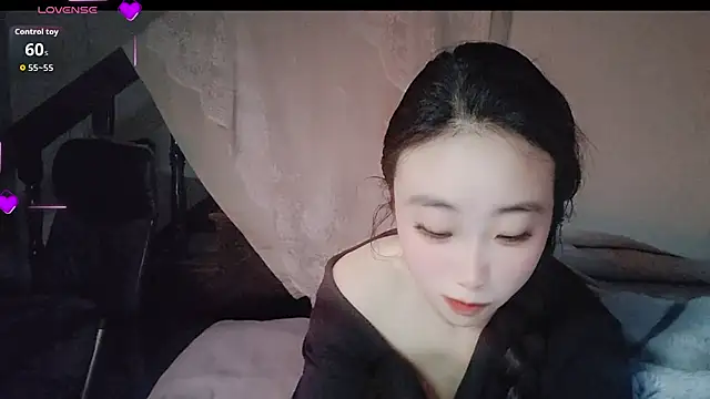 Snapshot of hyp0crite chatting on November 23, 2025, 5:57 pm hyp0crite online show from November 23, 2025, 5:57 pm