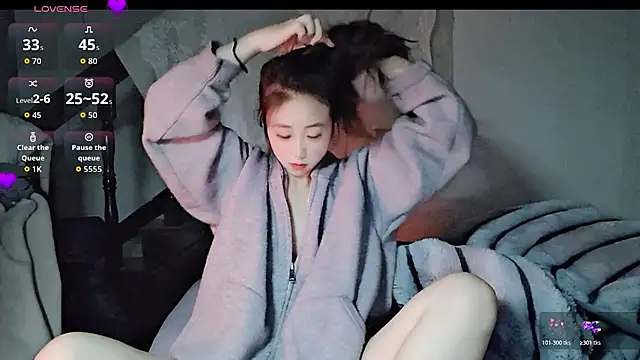 Snapshot of hyp0crite chatting on November 28, 2025, 12:41 pm hyp0crite online show from November 28, 2025, 12:41 pm