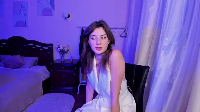 Snapshot of ShannanBeauty chatting on October 21, 2025, 5:35 pm ShannanBeauty online show from October 21, 2025, 5:35 pm
