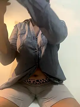 Snapshot of lulu_jasmine chatting on October 16, 2025, 8:04 am lulu jasmine online show from October 16, 2025, 8:04 am