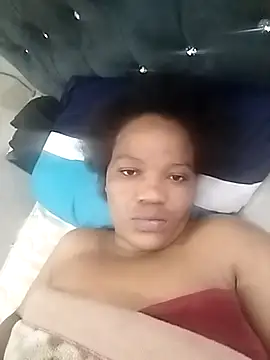 CaramelBoootie online show from November 14, 2025, 9:41 am