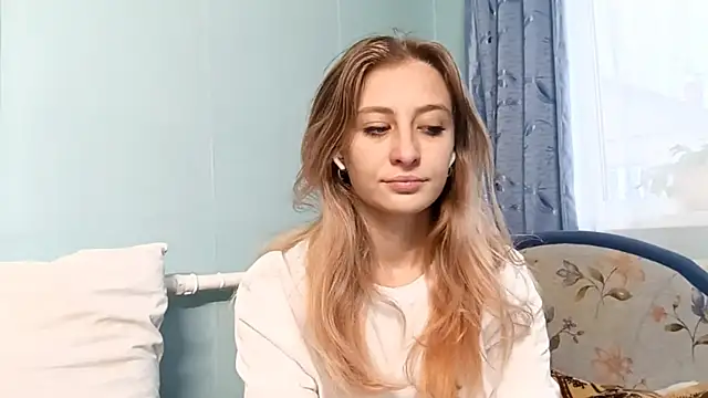 AmeliLia online show from October 17, 2025, 11:13 am