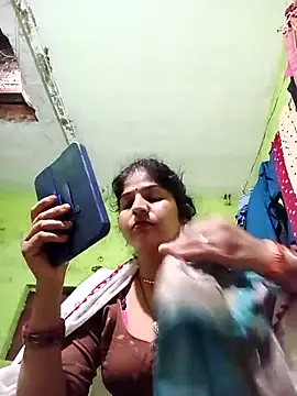 Karishma cute online show from October 15, 2025, 6:41 pm