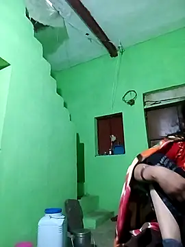 Karishma cute online show from November 12, 2025, 7:57 pm